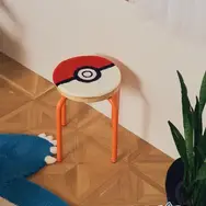 カビゴンが部屋で寝ているみたい！『ポケモン』キュートなピカチュウのおしりデザインなど、ラグマット全4種が抽選販売