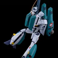 「超時空要塞マクロス」より「スーパーバルキリー」がプラモ化！翼下兵装「反応弾」に加えて同スケールの「早瀬未沙」が付属