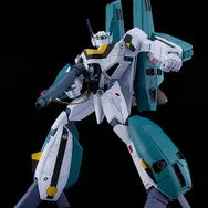 「超時空要塞マクロス」より「スーパーバルキリー」がプラモ化！翼下兵装「反応弾」に加えて同スケールの「早瀬未沙」が付属