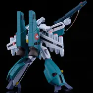 「超時空要塞マクロス」より「スーパーバルキリー」がプラモ化！翼下兵装「反応弾」に加えて同スケールの「早瀬未沙」が付属