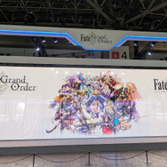 【AnimeJapan 2026】『FGO』ブースが豪華絢爛すぎ！公式コスプレイヤーの出迎えから第2部終章の振り返りまで、見どころをお届け【フォトレポート】