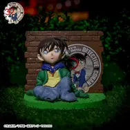 「名探偵コナン」30周年記念の小さくなった「江戸川コナン」フィギュアほか、注目のアイテム多数！“アポトキシン”クッションなどユニークな雑貨も