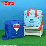 「名探偵コナン」30周年記念の小さくなった「江戸川コナン」フィギュアほか、注目のアイテム多数！“アポトキシン”クッションなどユニークな雑貨も