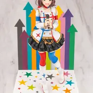 『アイマス』20周年の“最高傑作”！「天海春香」スターピースメモリーズ衣装フィギュアが予約開始ー背景には矢印、台座にたくさんの星をデザイン