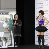 ほしのあきさんが「Yahoo!モバゲー」のクリスマスを盛り上げる