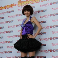 ほしのあきさんが「Yahoo!モバゲー」のクリスマスを盛り上げる