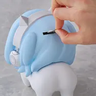 『勝利の女神：NIKKE』謎生物「SHIDORO」が大きめソフビ化！愛らしいフォルム、貯金箱として活用できる優れもの