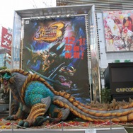 新宿東口に原寸大の雷狼竜ジンオウガが出現