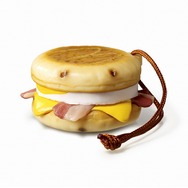 マクドナルドが本物そっくりの「フードストラップ」をもらえるキャンペーンを実施