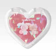 「リルアラモード」新作一番くじの全ラインナップ公開！ムースたち4人のマスコットや、お顔の刺繍が可愛いポーチなどを展開