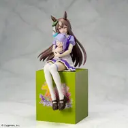 『ウマ娘』トレセン学園制服の「サトノダイヤモンド」がおすわり姿で立体化！ウインクがキュート、抱えているぬいぐるみにも注目