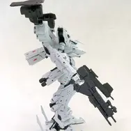 『アーマード・コア』より「ラインアーク ホワイト・グリント＆V.O.Bセット」が再生産！塗装しやすい通常成型色に変更