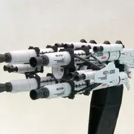 『アーマード・コア』より「ラインアーク ホワイト・グリント＆V.O.Bセット」が再生産！塗装しやすい通常成型色に変更