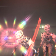 フリュー新作『アノマリス／ANOMALITH』は“パリィ”ありのサバイバル美少女TPS。撃って弾いてのターン継続が楽しい！リミナルスペース的な不気味がある背景も〇
