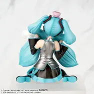 髪を持ち上げて…モフッ！「初音ミク×シナモロール‐もふっとVer.」フィギュアが可愛いープライズ向けに展開