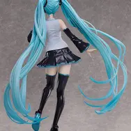 抱えるほどの圧巻サイズ！「初音ミク」が豆の素氏の描くパッケージイラストをもとに1/3スケールフィギュア化
