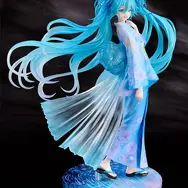 「初音ミク」が花火&ドローンショーのメインビジュアルで立体化！クリアパーツ使用のツインテールと大きく広がる帯が幻想的