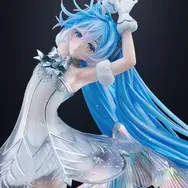 「初音ミク」がグッスマ最高峰ラインでスケールフィギュア化！オーロラコート加工やパール塗装、クリアパーツを組み合わせて美麗ビジュアルを再現