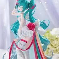 「レーシングミク」誕生15周年記念！望月けい氏デザインによる、鮮やかリボンと純白のドレスに身を包む特別な姿が立体化