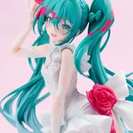 「レーシングミク」誕生15周年記念！望月けい氏デザインによる、鮮やかリボンと純白のドレスに身を包む特別な姿が立体化