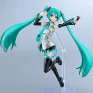 プラモデル「PLAMATEA 初音ミク」が予約開始！豊かな表情パーツ、アクション用ネクタイとマイクでさまざまなポーズを楽しめる