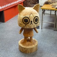 1本の木を削りだして製作されたというアイルー