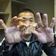 ストラップの製作シーン