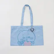「ちいかわ」キラキラ輝く「DECOシリーズ」が目を引く！チャーム付きトートバッグと箔プリントTシャツなど5商品が新発売