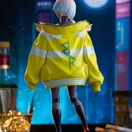 不敵な笑みが可愛い「サイバーパンク：エッジランナーズ」ルーシーのフィギュアが再販！ デイビッドのジャケットを手にした姿に、アニメの記憶が蘇る