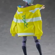 不敵な笑みが可愛い「サイバーパンク：エッジランナーズ」ルーシーのフィギュアが再販！ デイビッドのジャケットを手にした姿に、アニメの記憶が蘇る