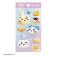 「ちいかわパーク」新グッズがオンラインでも9月4日発売！なんか似てるマスコットはじめ、キラキラクリアシールや“脱獄マグカップ”など多数