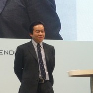 【Nintendo World 2011】岩田社長が助っ人で登場『nintendogs + cats』ステージプレゼン、新要素を訊く