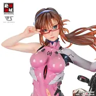 プラグスーツに映える大迫力のボディライン！お値段約12万円の高級フィギュアキット「絶対領域　真希波・マリ・イラストリアス」が11月7日先行公開＆受注へ