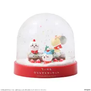 「ちいかわクリスマスマーケット」限定グッズの全ラインナップ公開！サンタ衣装のマスコットやスノードームなど80種超え、一部はオンライン販売も