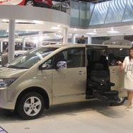 初日の会場から写真をお届け!