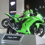 初日の会場から写真をお届け!