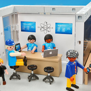 超精巧に作られたレゴ風アップルストアが凄い