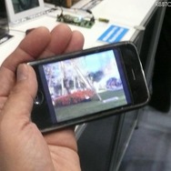 3D変換フィルムをiPhone3G/3GSに張り付けて、3D立体コンテンツを視聴できる 3D変換フィルムをiPhone3G/3GSに張り付けて、3D立体コンテンツを視聴できる