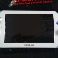 NGPとXbox 360が奇跡の融合!?中国のスマートフォン“iReady Go RG”