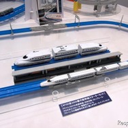 プラレールアドバンス。従来車との比較(東京おもちゃショー11)