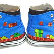 両足でちょっと柄が違います