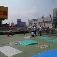青空のもと、屋上でビールを堪能
