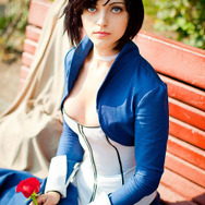 ロシアのファンによる『BioShock Infinite』エリザベスのコスプレ