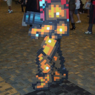 究極の再現度?16-bitな『メトロイド』サムスコスプレ!