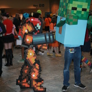 究極の再現度?16-bitな『メトロイド』サムスコスプレ!