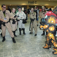 究極の再現度?16-bitな『メトロイド』サムスコスプレ!