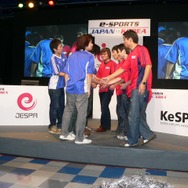 JESPA、「ｅスポーツ日韓戦」を開催−会場にはロッテマリーンズの黒木知宏選手や武蔵丸親方も登場！