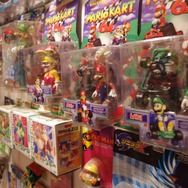 トイレの壁いっぱいに飾られています