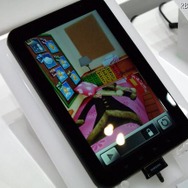 【CEATEC JAPAN 2011(Vol.1)】iコンシェルの進化版と放射線測定機能も付いた着せ替えジャケット