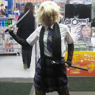 『NO MORE HEROES』発売記念イベントで、和田氏と須田氏のコンビが必死のPR